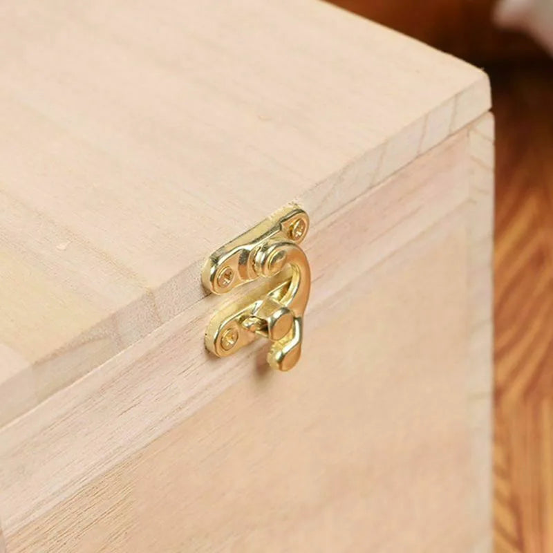 Wooden Bird Nesting Box